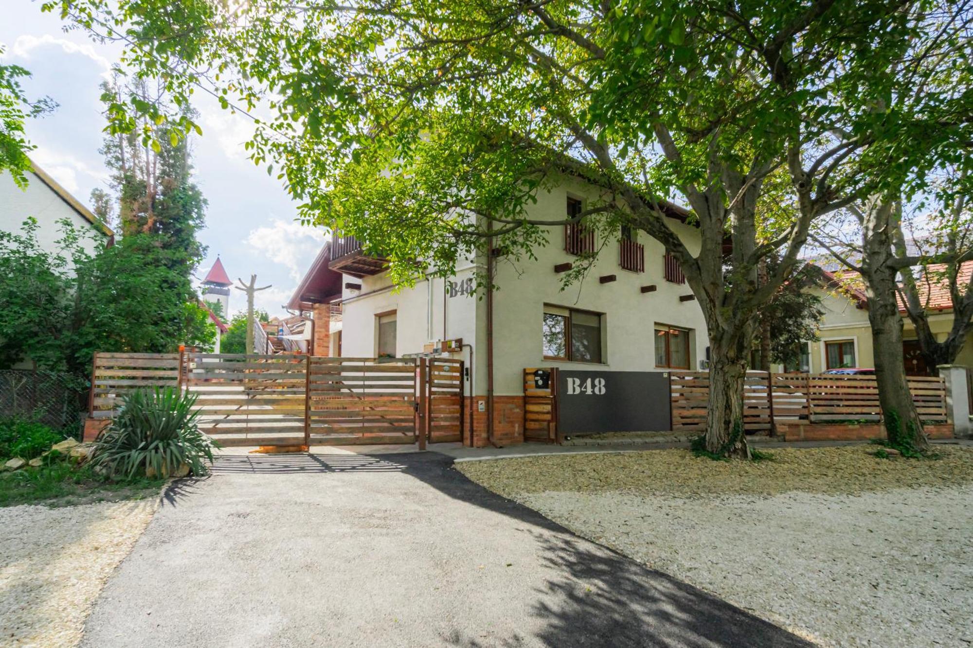 B48 Gardenhouse - A Zoeldben Kenyelmesen Vila Törökbálint Exterior foto